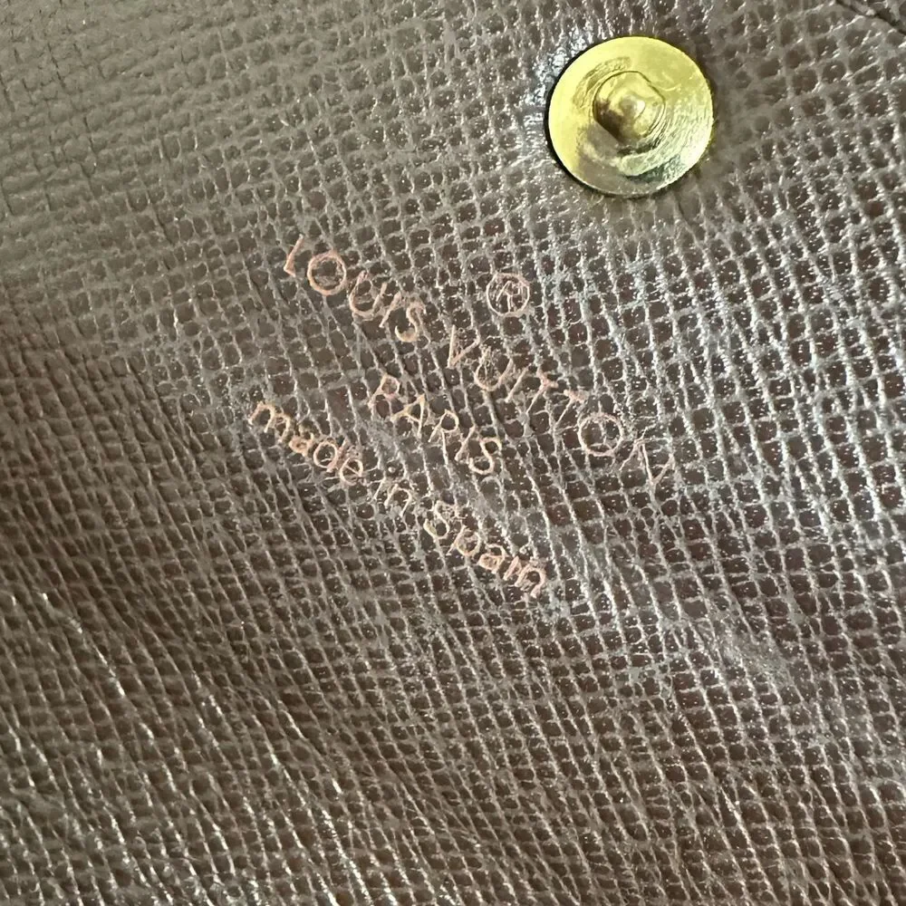 💯Authentic Louis Vuitton DE Long Wallet 🍀